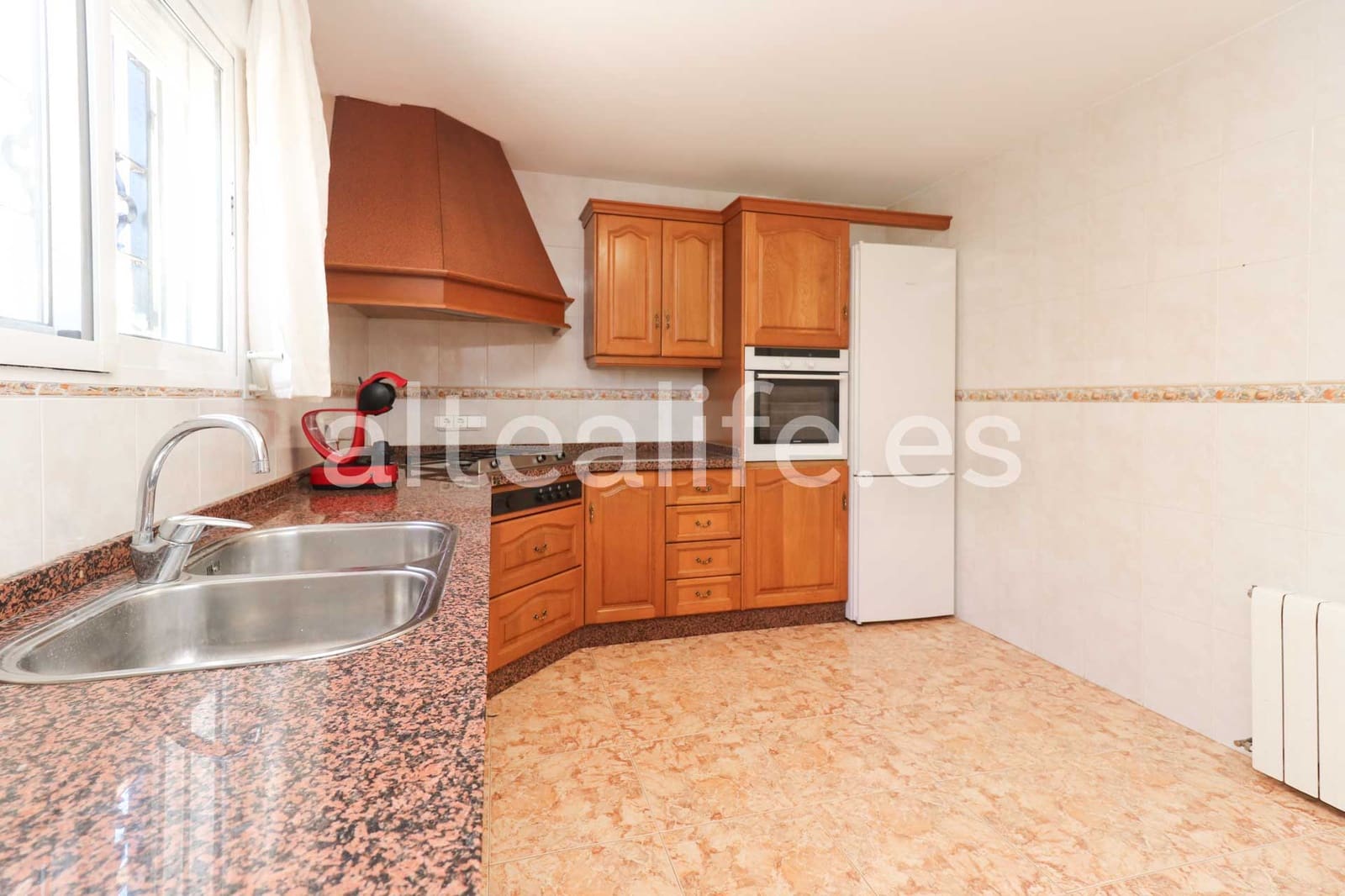 Villa til leie i La Nucia med svømmebasseng garasje - € 2 500 (Ref: 9420091)