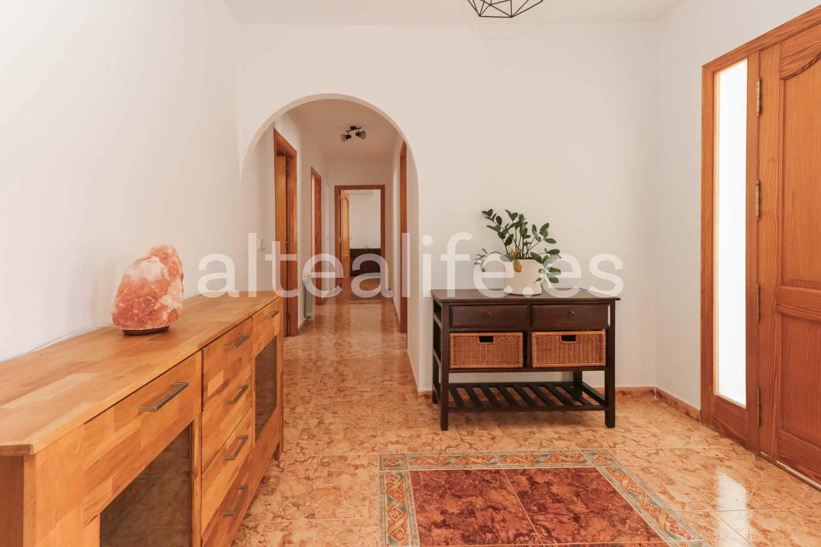 Villa til leie i La Nucia med svømmebasseng garasje - € 2 500 (Ref: 9420091)