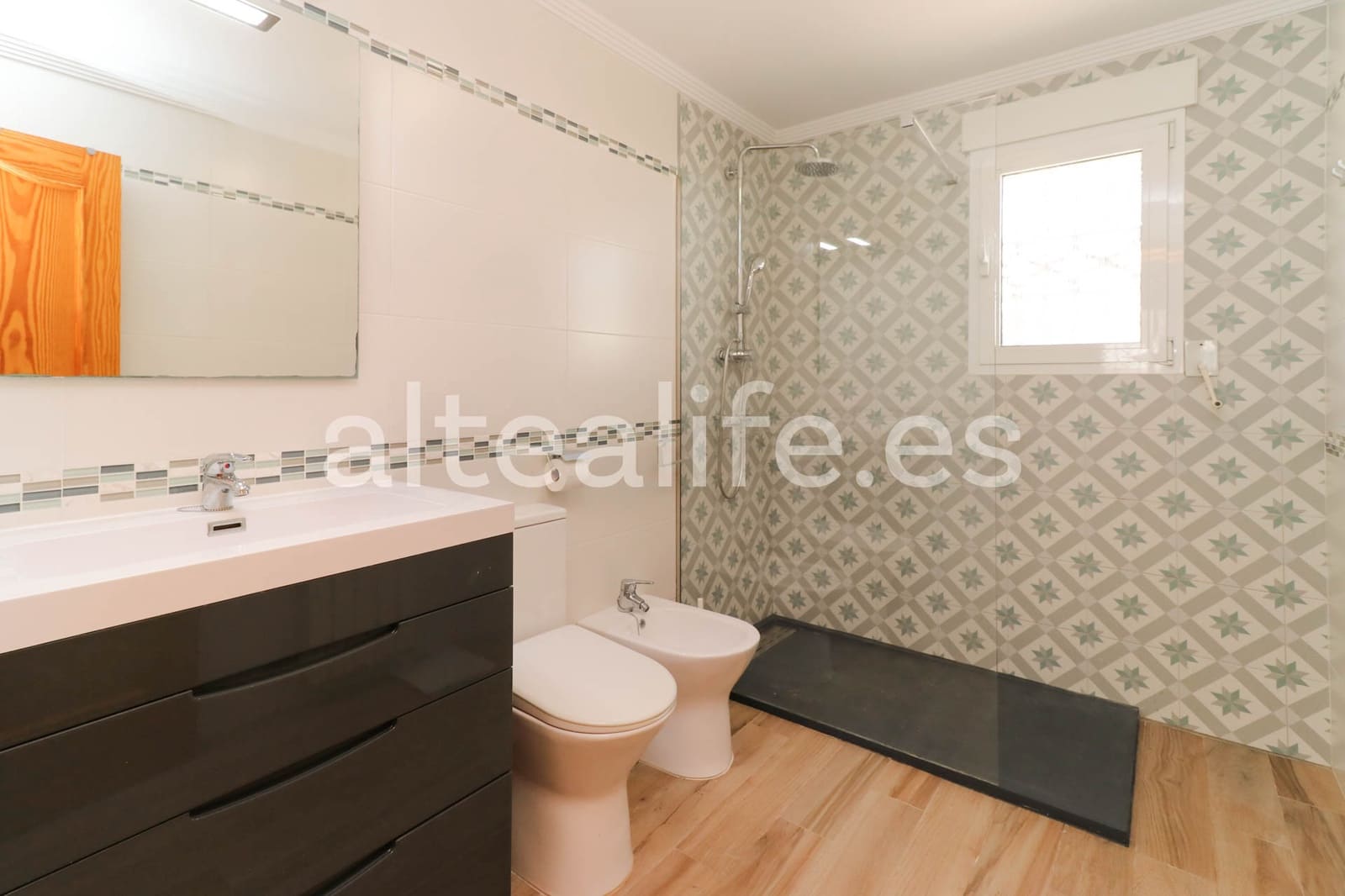 Villa til leie i La Nucia med svømmebasseng garasje - € 2 500 (Ref: 9420091)