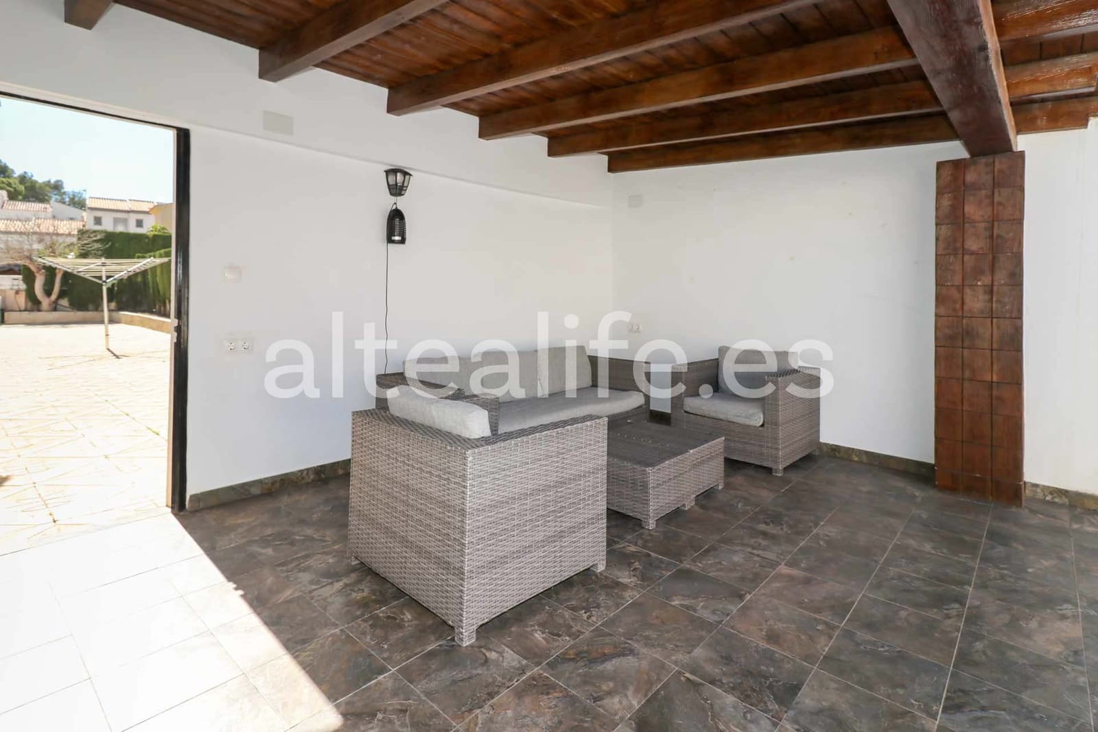 Villa til leie i La Nucia med svømmebasseng garasje - € 2 500 (Ref: 9420091)