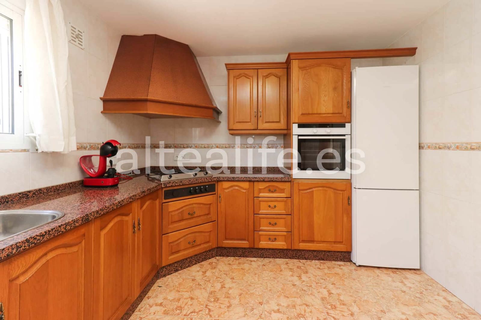 Villa til leie i La Nucia med svømmebasseng garasje - € 2 500 (Ref: 9420091)