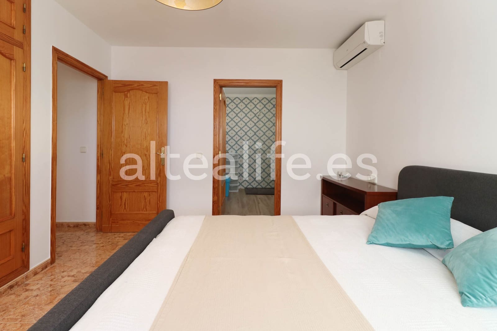 Villa til leie i La Nucia med svømmebasseng garasje - € 2 500 (Ref: 9420091)