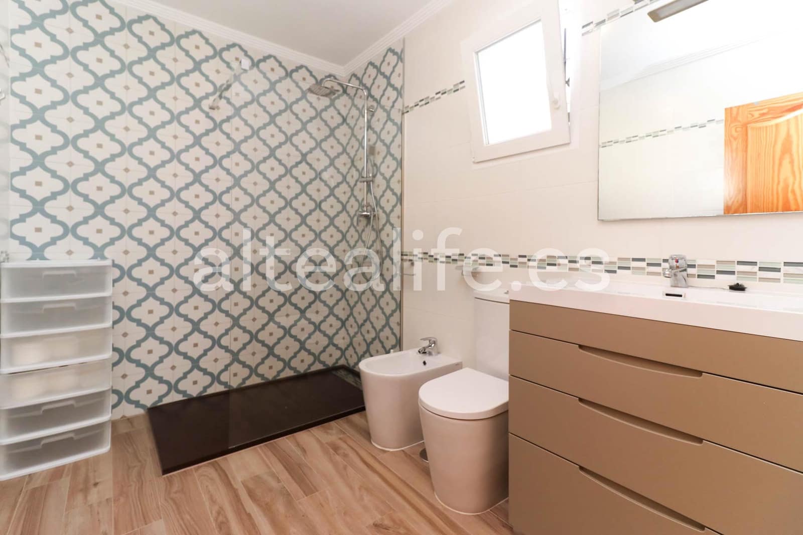 Villa til leie i La Nucia med svømmebasseng garasje - € 2 500 (Ref: 9420091)