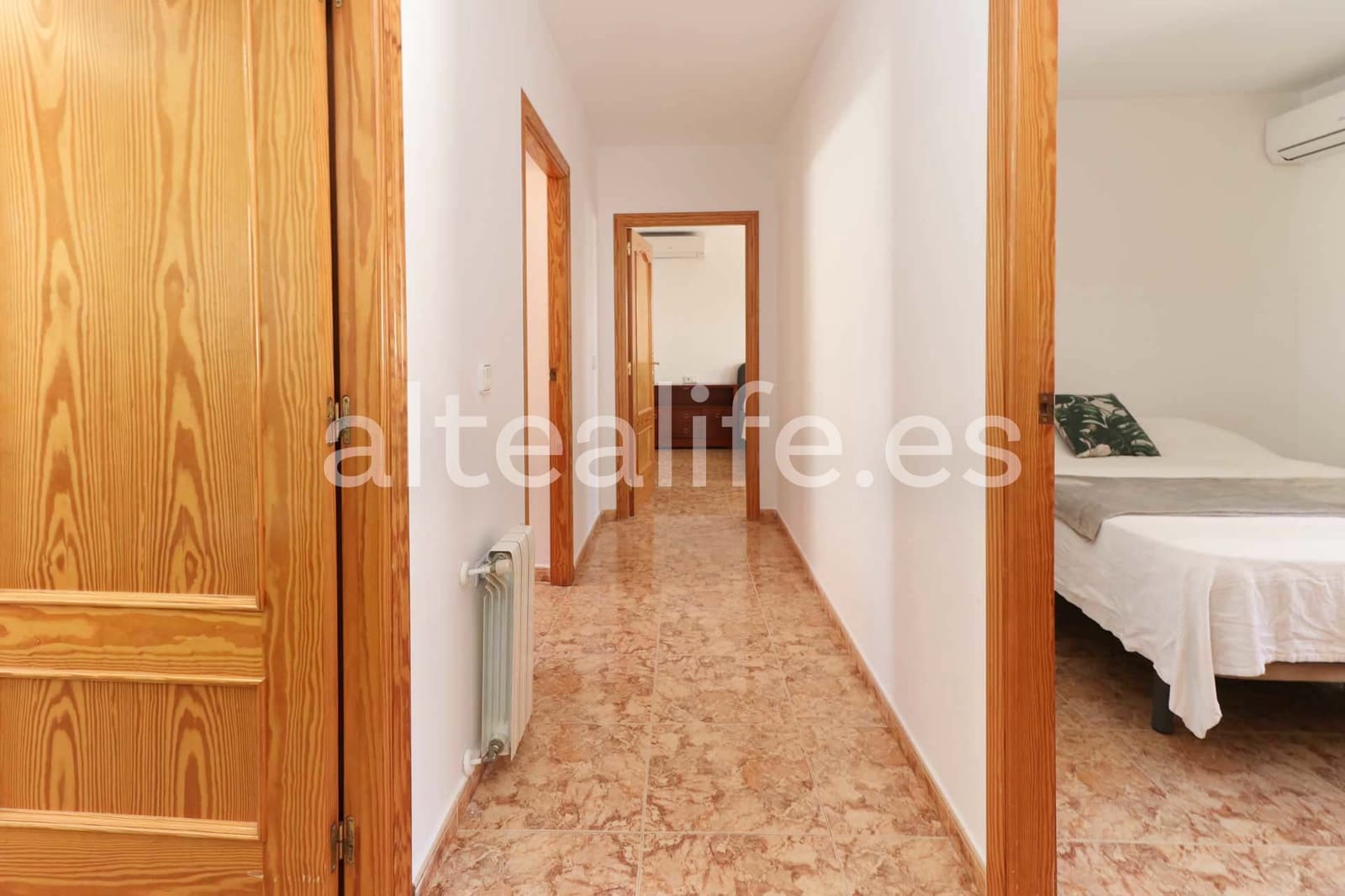 Villa til leie i La Nucia med svømmebasseng garasje - € 2 500 (Ref: 9420091)