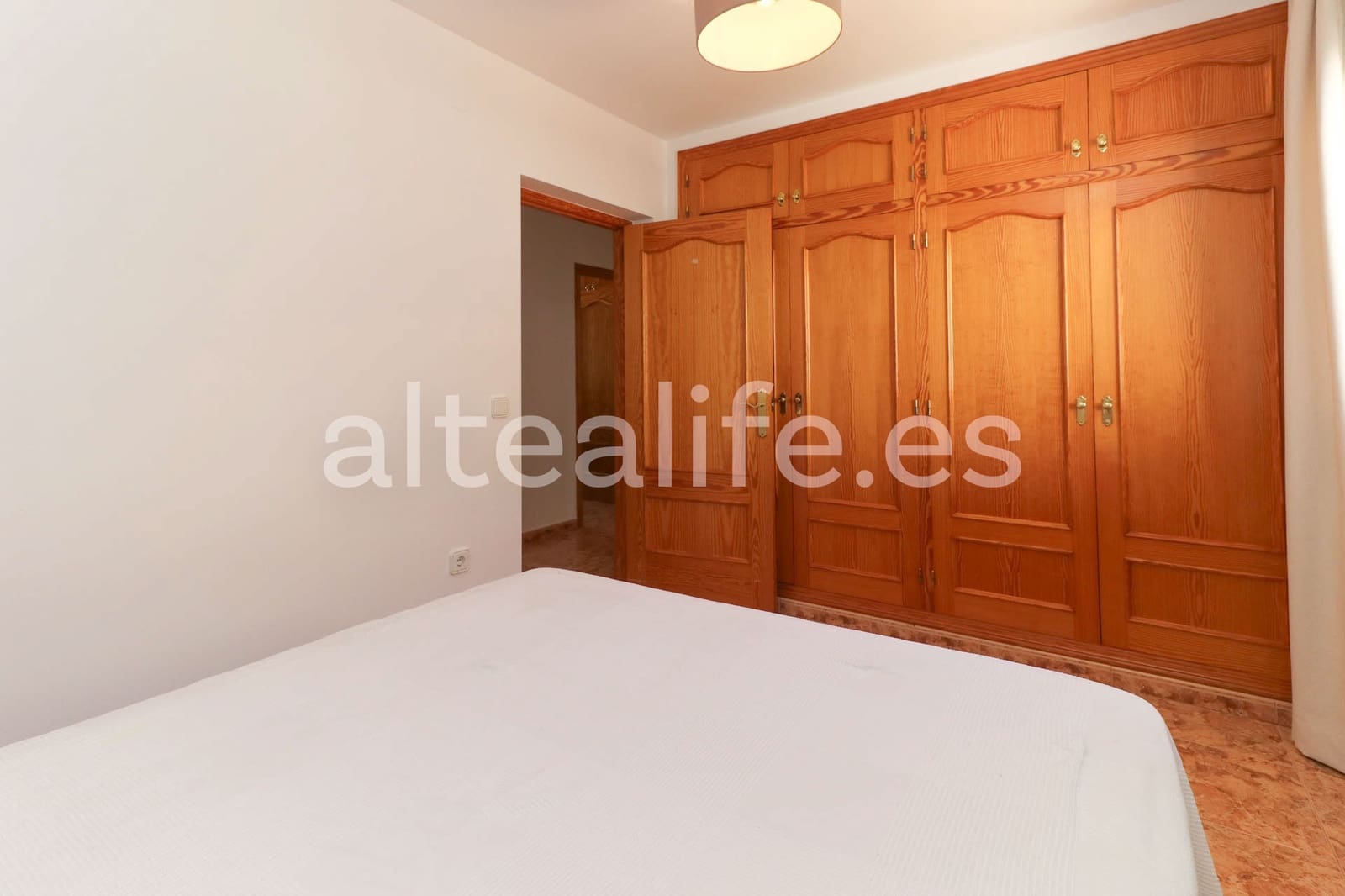 Villa til leie i La Nucia med svømmebasseng garasje - € 2 500 (Ref: 9420091)