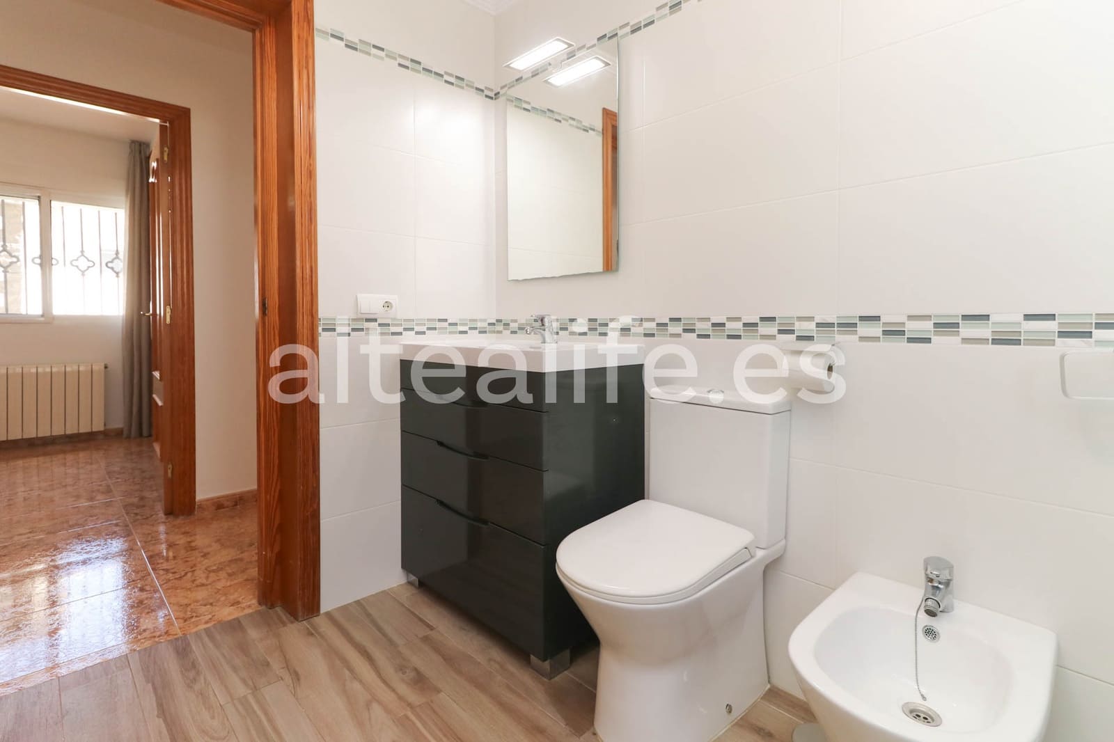 Villa til leie i La Nucia med svømmebasseng garasje - € 2 500 (Ref: 9420091)