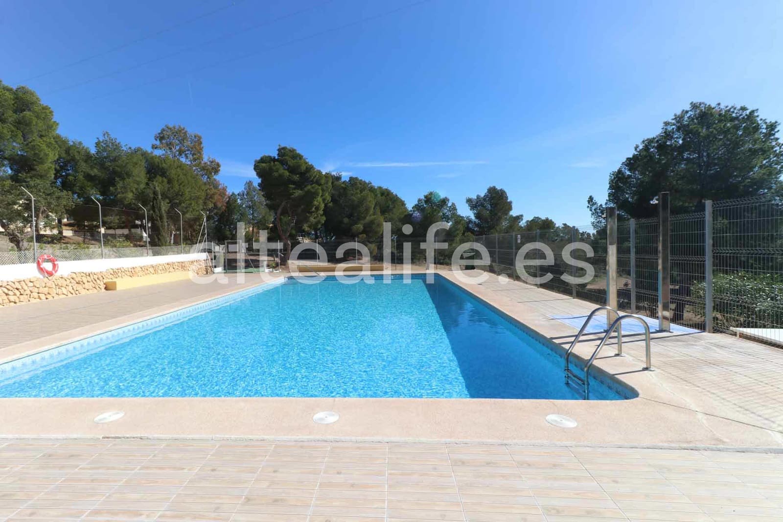 Villa til leie i La Nucia med svømmebasseng garasje - € 2 500 (Ref: 9420091)