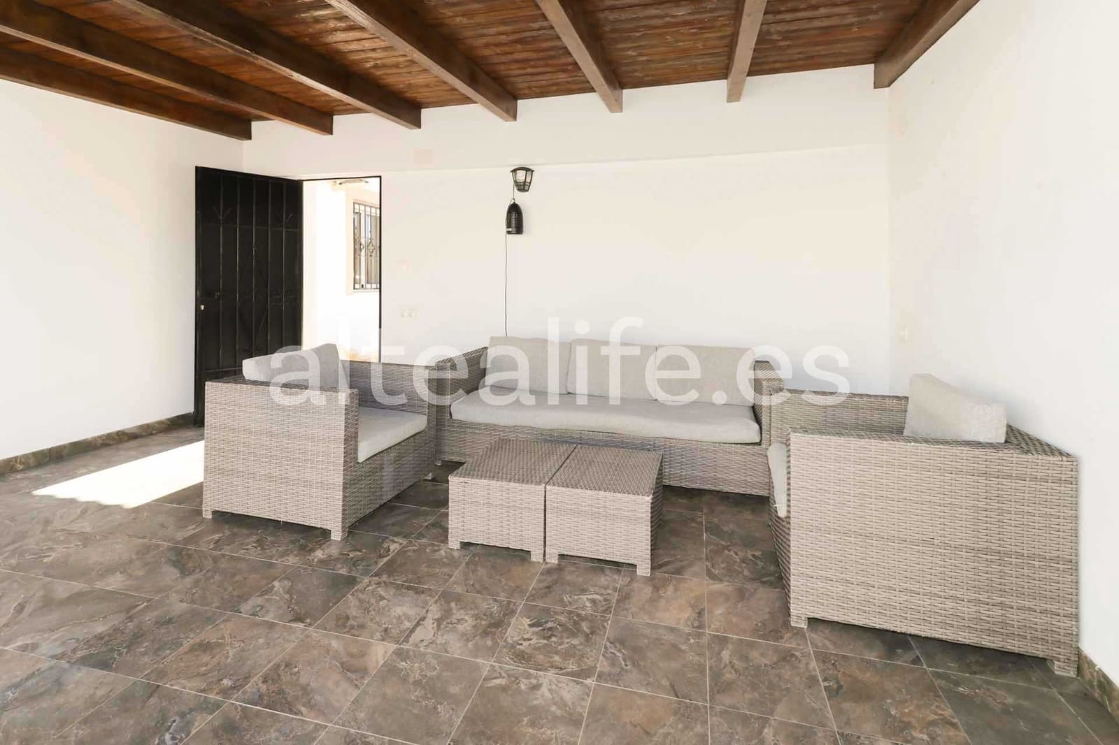 Villa til leie i La Nucia med svømmebasseng garasje - € 2 500 (Ref: 9420091)