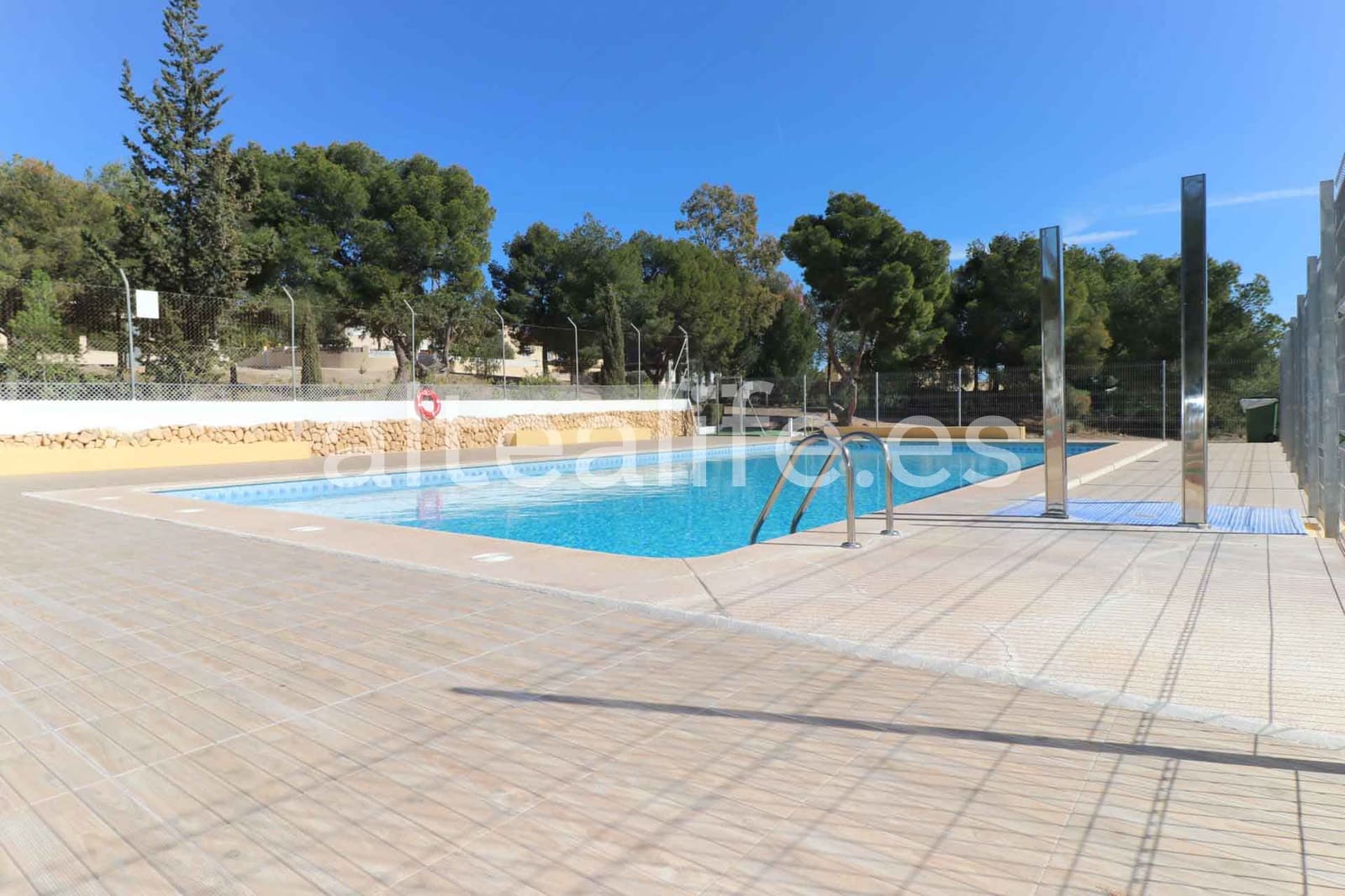 Villa til leie i La Nucia med svømmebasseng garasje - € 2 500 (Ref: 9420091)