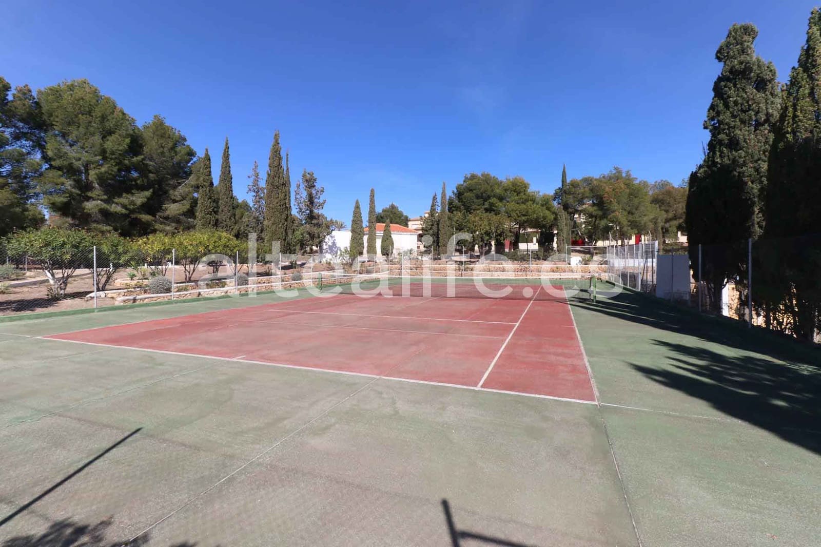 Villa til leie i La Nucia med svømmebasseng garasje - € 2 500 (Ref: 9420091)