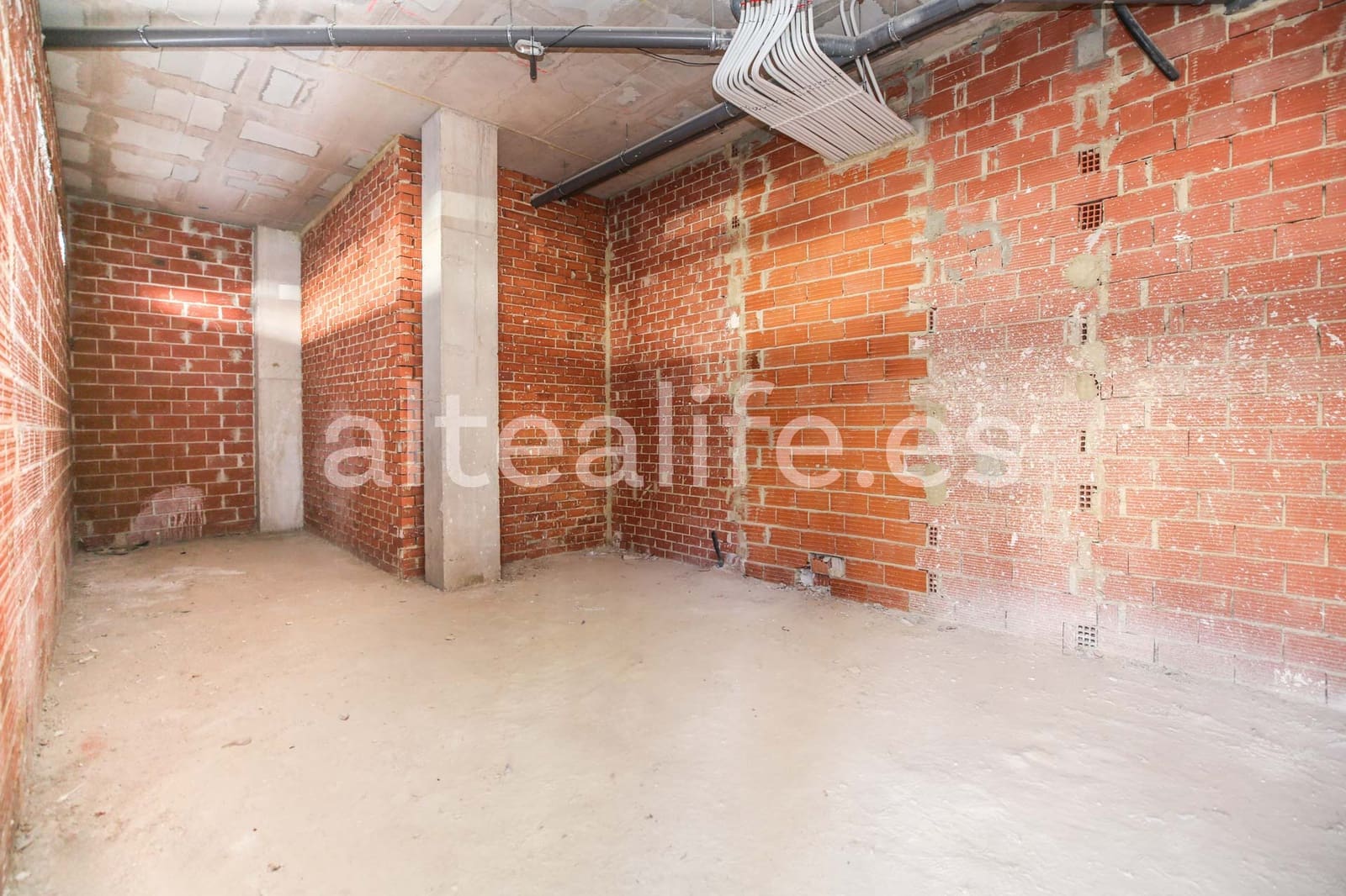 Commercial for rent in Altea - € 450 (Ref: 9489754)