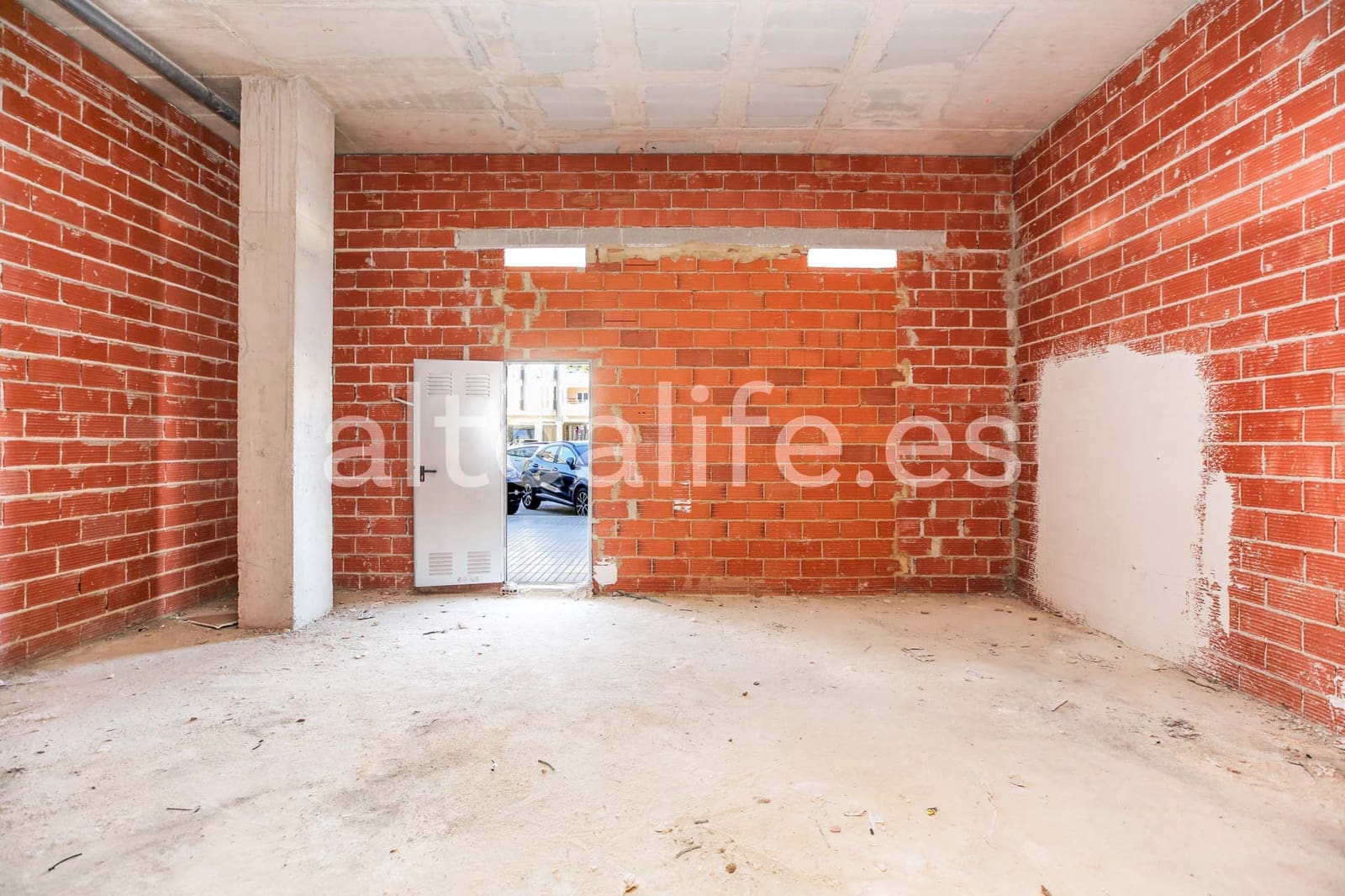 Commercial for rent in Altea - € 450 (Ref: 9490022)