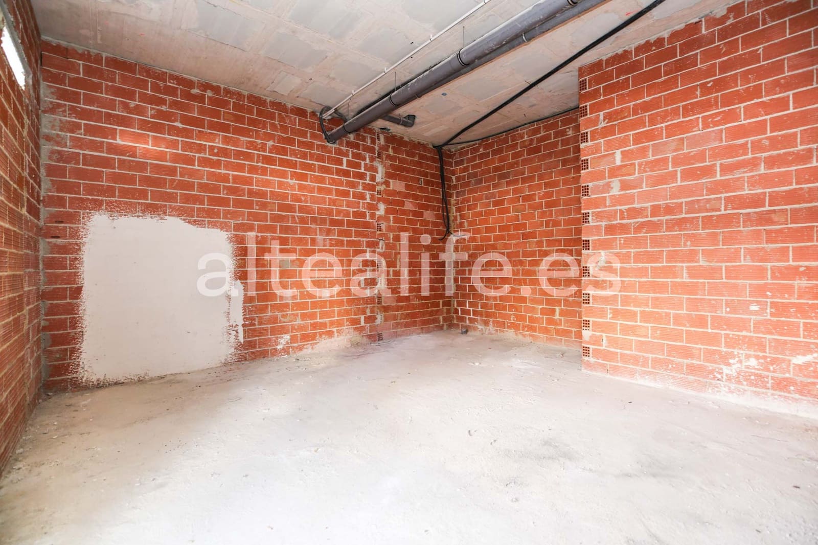 Commercial for rent in Altea - € 450 (Ref: 9490022)