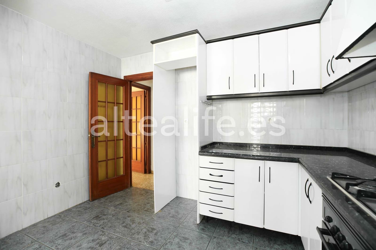 4 bedroom Apartment for sale in Altea - € 250,000 (Ref: 9500280)