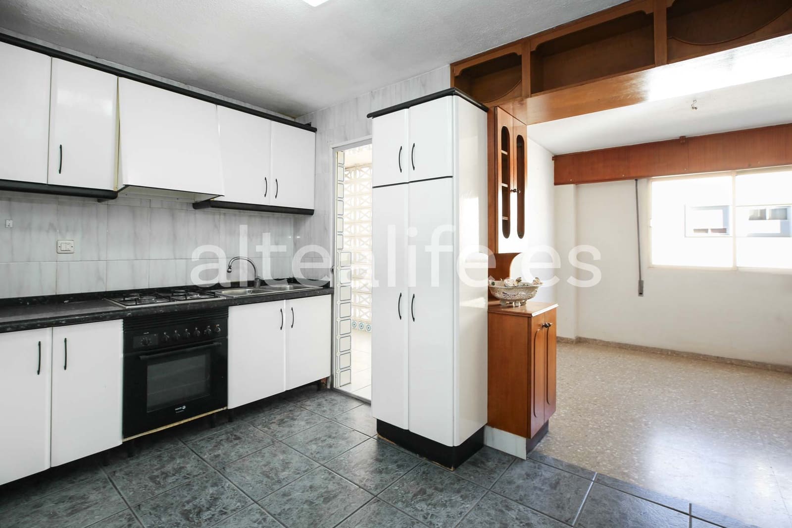 4 bedroom Apartment for sale in Altea - € 250,000 (Ref: 9500280)