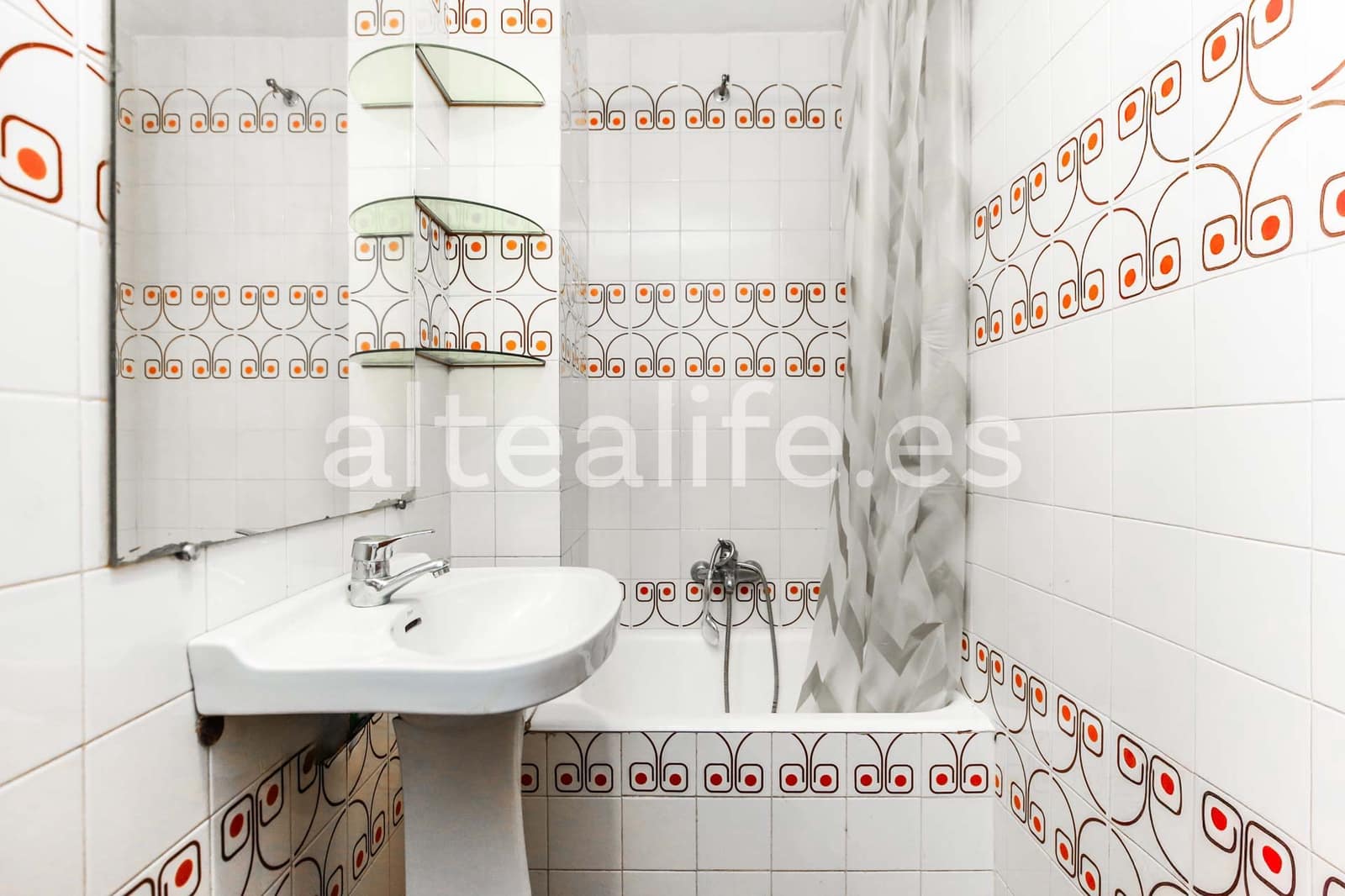 4 bedroom Apartment for sale in Altea - € 250,000 (Ref: 9500280)