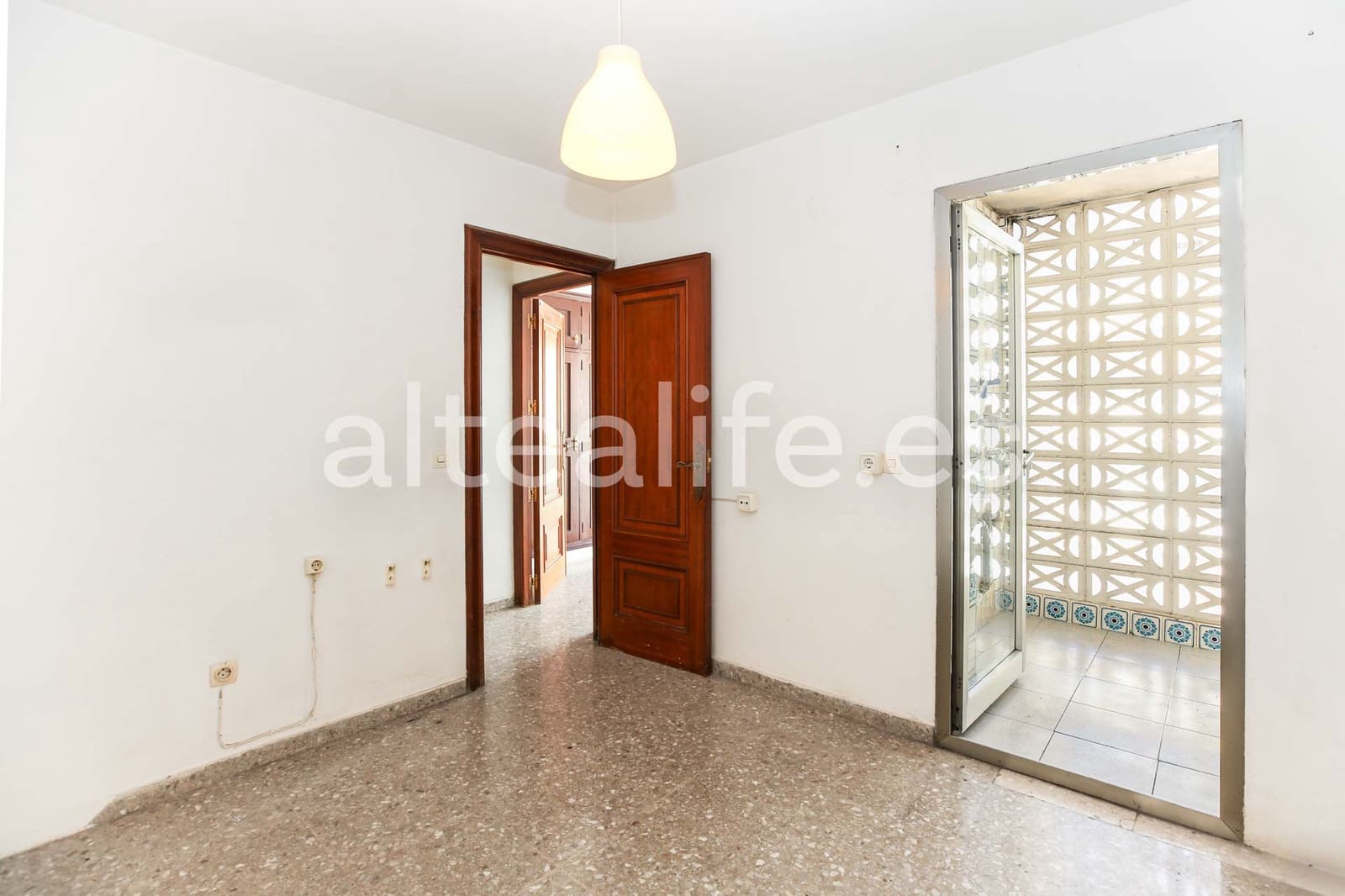 4 bedroom Apartment for sale in Altea - € 250,000 (Ref: 9500280)