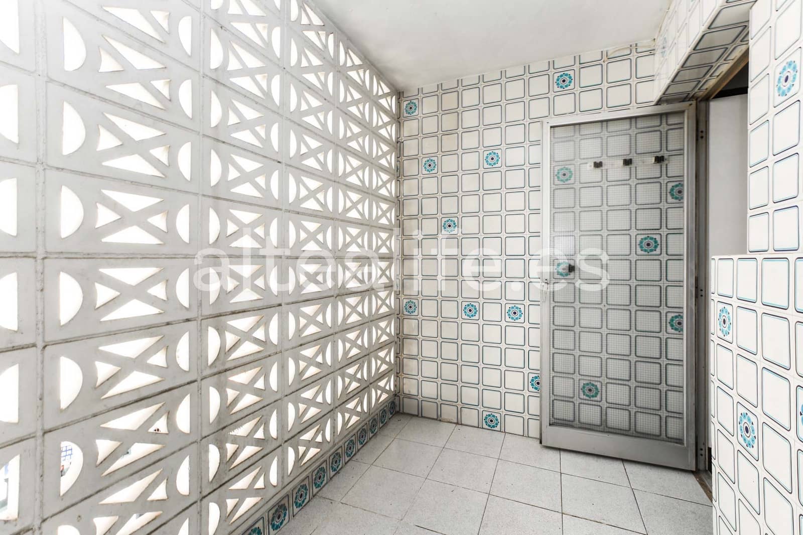 4 bedroom Apartment for sale in Altea - € 250,000 (Ref: 9500280)