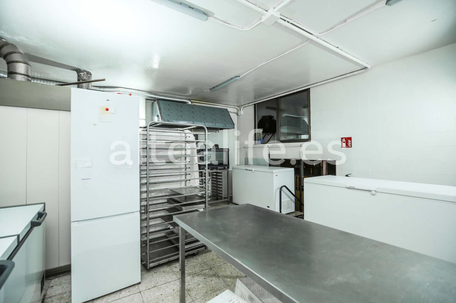 4 quarto Comercial para arrendar em Altea - 1 200 € (Ref: 9525737)