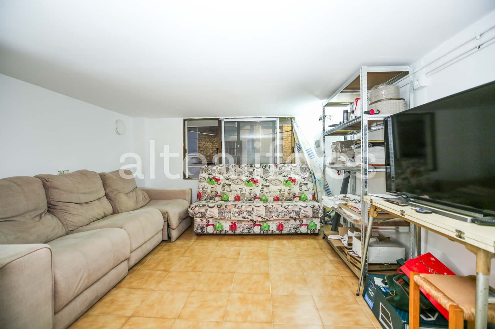 4 quarto Comercial para arrendar em Altea - 1 200 € (Ref: 9525737)