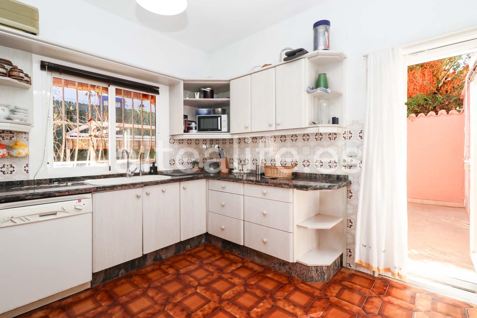 4 soveværelse Villa til salg i Alfaz del Pi / L'Alfas del Pi med swimmingpool garage - € 620.000 (Ref: 9589330)