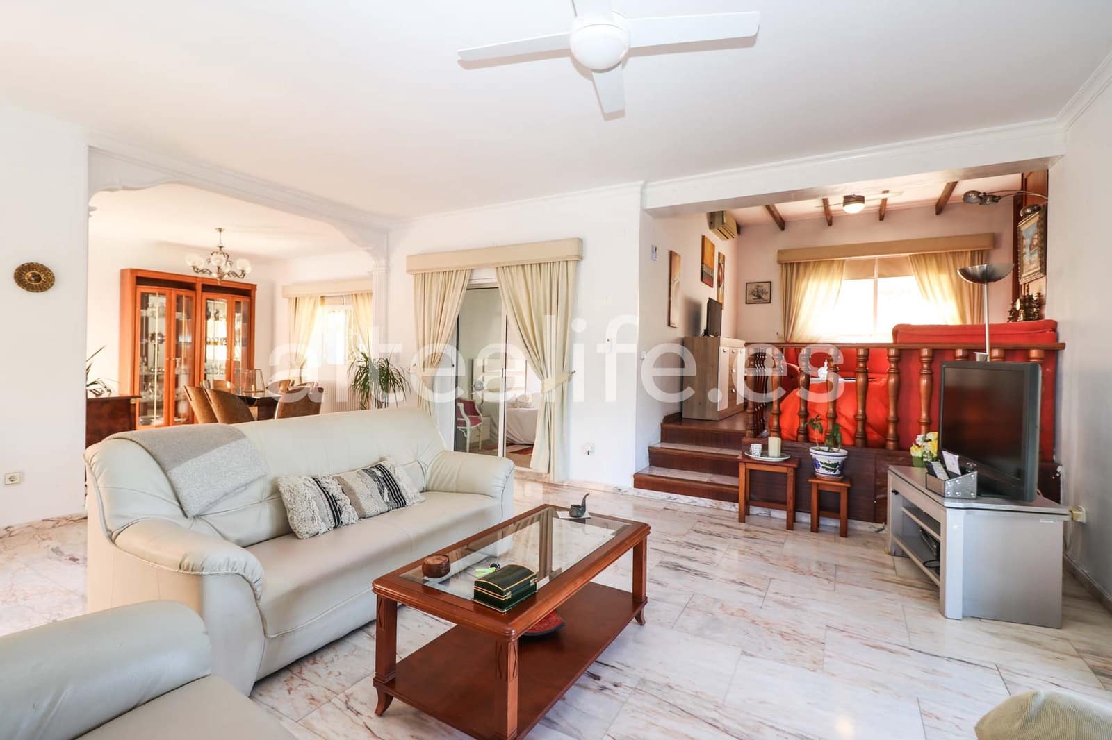 4 soveværelse Villa til salg i Alfaz del Pi / L'Alfas del Pi med swimmingpool garage - € 620.000 (Ref: 9589330)