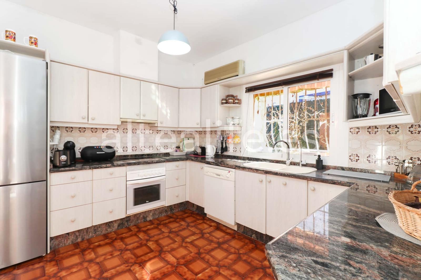 4 soveværelse Villa til salg i Alfaz del Pi / L'Alfas del Pi med swimmingpool garage - € 620.000 (Ref: 9589330)