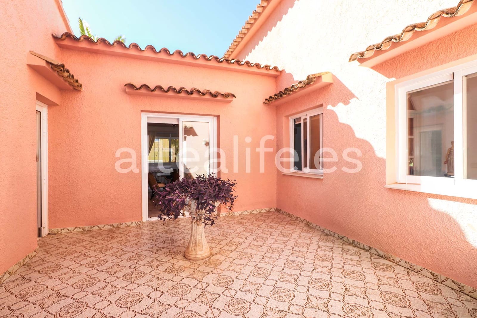 4 soveværelse Villa til salg i Alfaz del Pi / L'Alfas del Pi med swimmingpool garage - € 620.000 (Ref: 9589330)