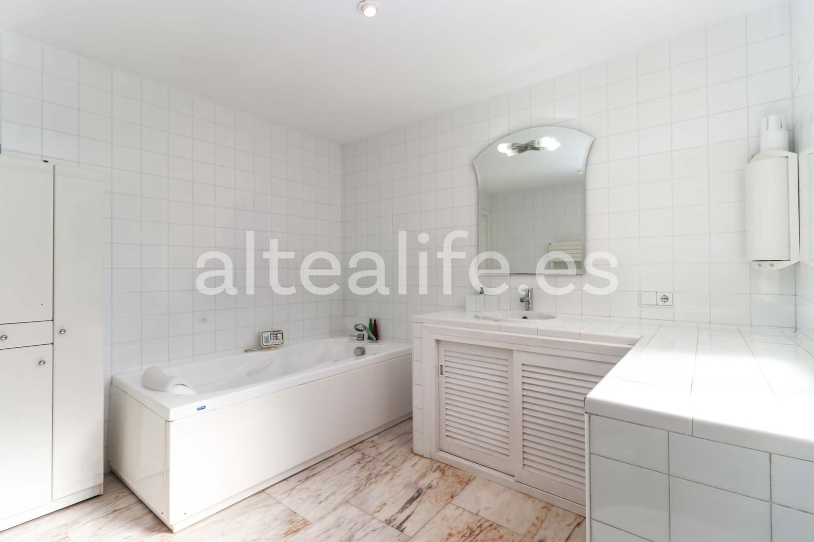 4 soveværelse Villa til salg i Alfaz del Pi / L'Alfas del Pi med swimmingpool garage - € 620.000 (Ref: 9589330)