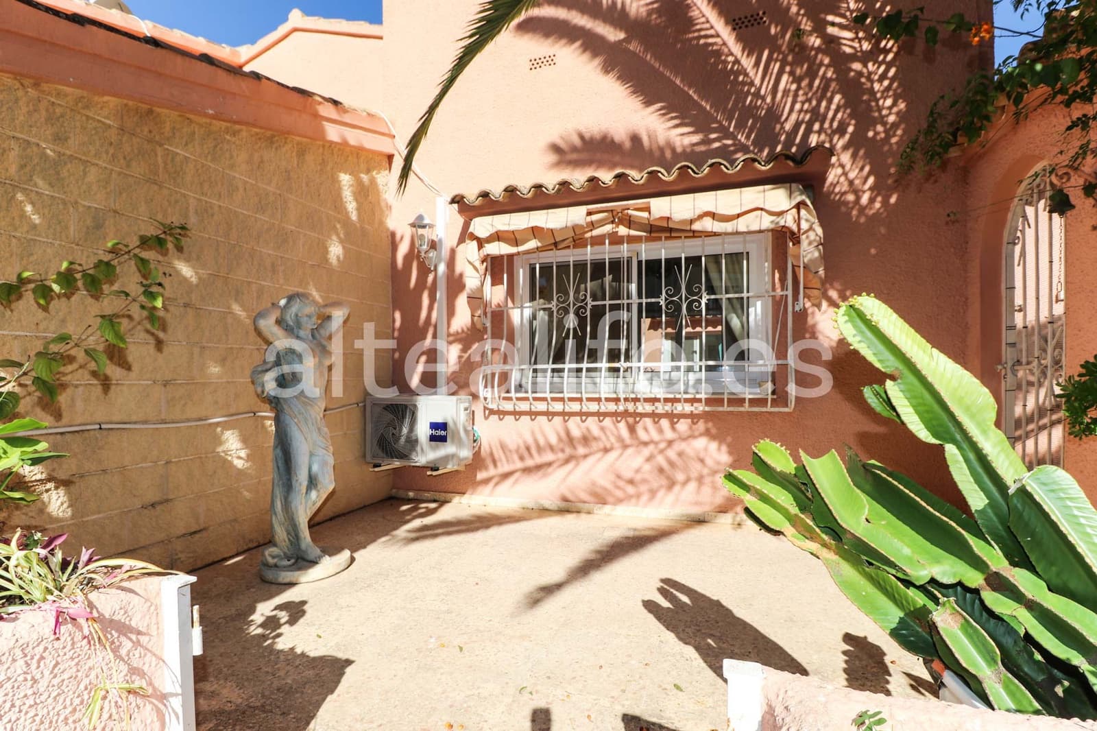 4 soveværelse Villa til salg i Alfaz del Pi / L'Alfas del Pi med swimmingpool garage - € 620.000 (Ref: 9589330)