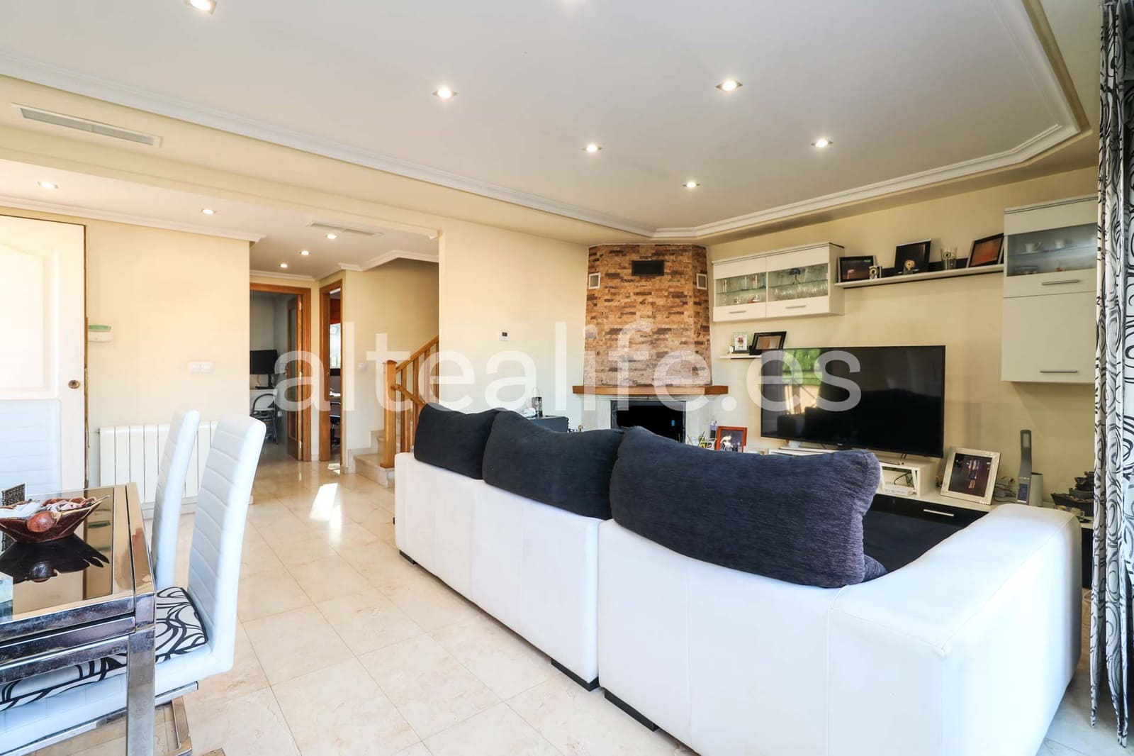 3 makuuhuone Bungalow myytävänä paikassa La Nucia mukana uima-altaan 
autotalli - 310 000 € (Ref: 9629216)