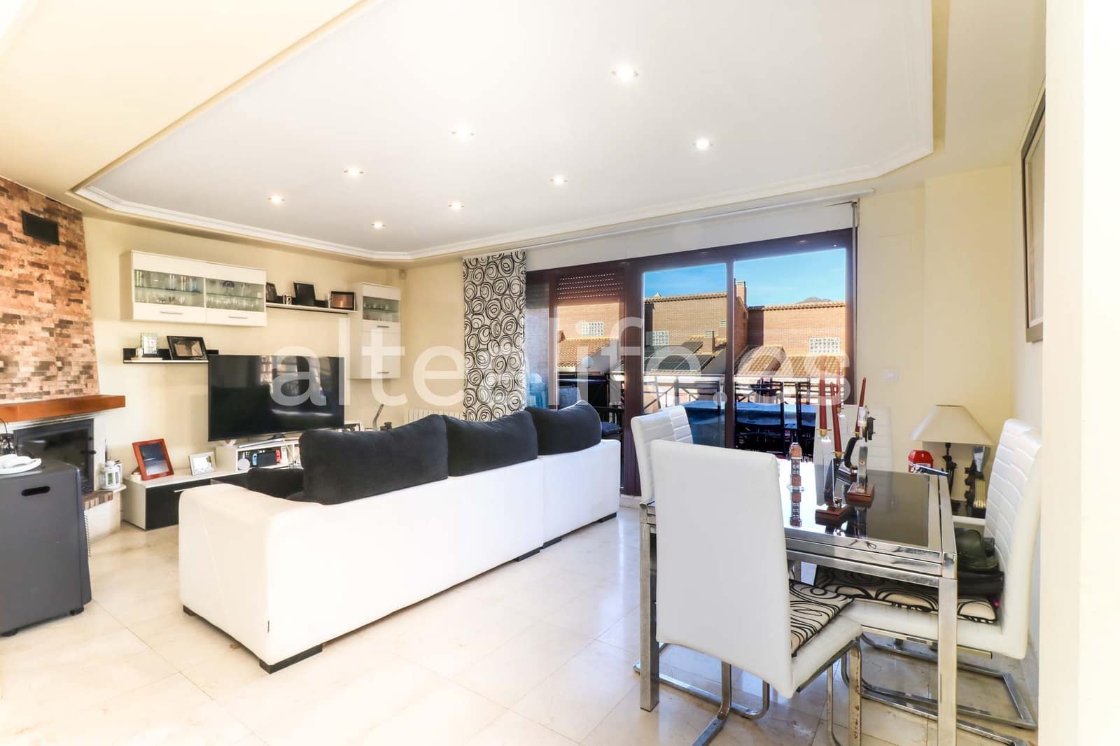 3 makuuhuone Bungalow myytävänä paikassa La Nucia mukana uima-altaan 
autotalli - 310 000 € (Ref: 9629216)