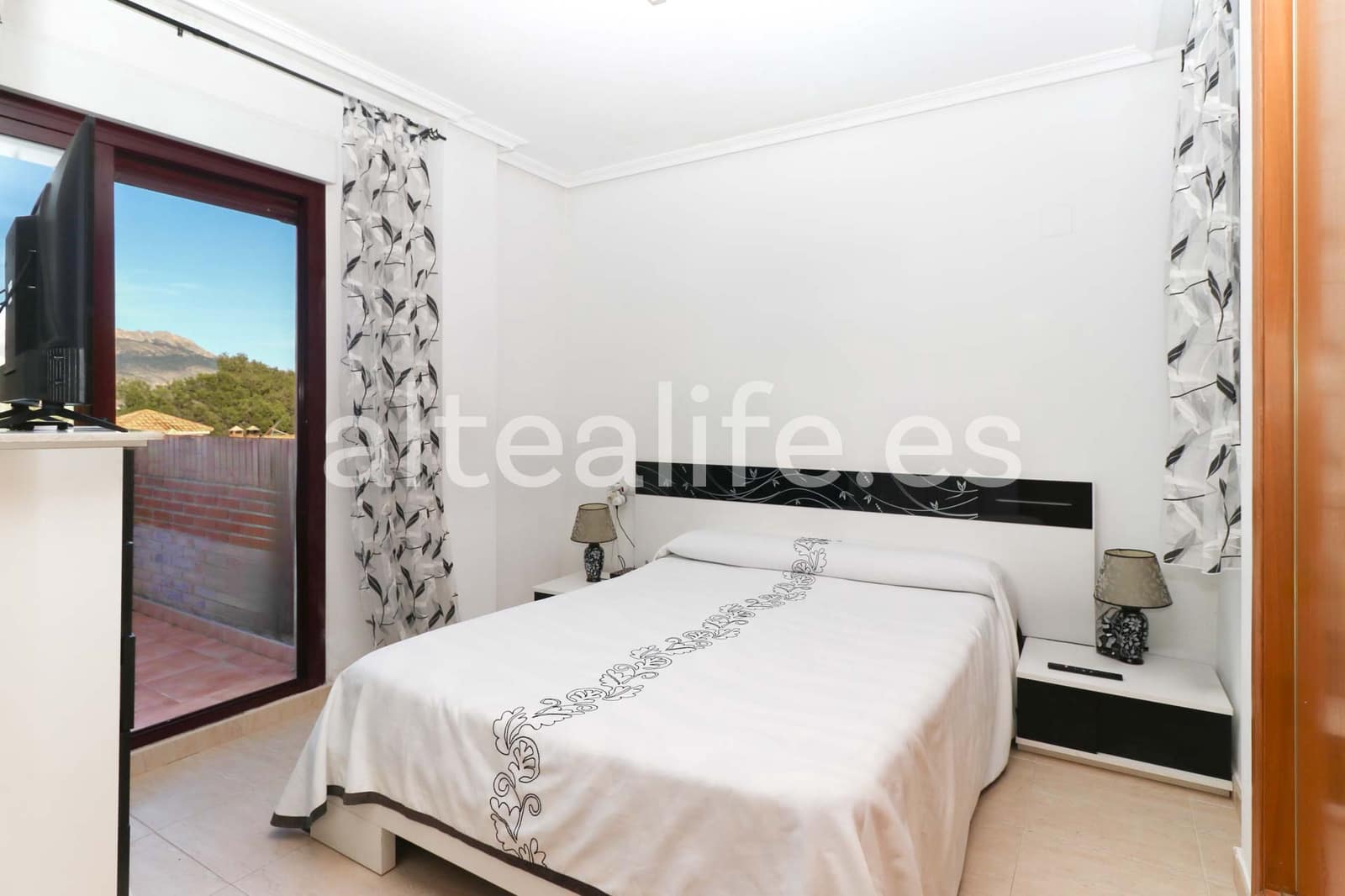 3 makuuhuone Bungalow myytävänä paikassa La Nucia mukana uima-altaan 
autotalli - 310 000 € (Ref: 9629216)