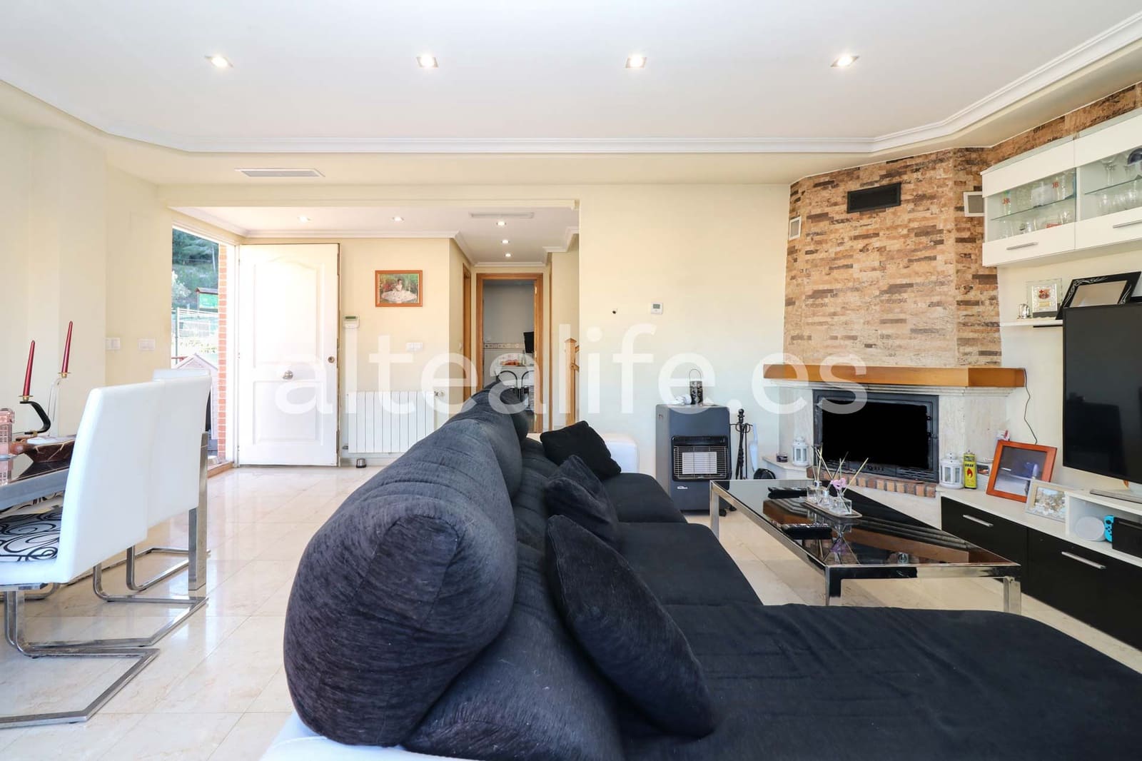 3 makuuhuone Bungalow myytävänä paikassa La Nucia mukana uima-altaan 
autotalli - 310 000 € (Ref: 9629216)