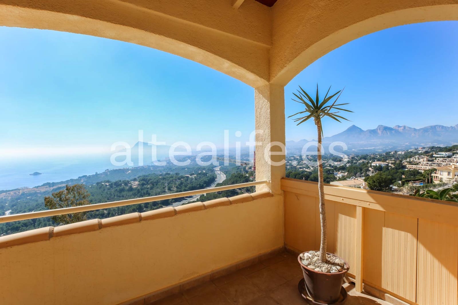 5 slaapkamer Villa te koop in Altea met zwembad garage - € 1.200.000 (Ref: 9650774)