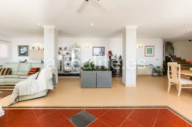 5 slaapkamer Villa te koop in Altea met zwembad garage - € 1.200.000 (Ref: 9650774)
