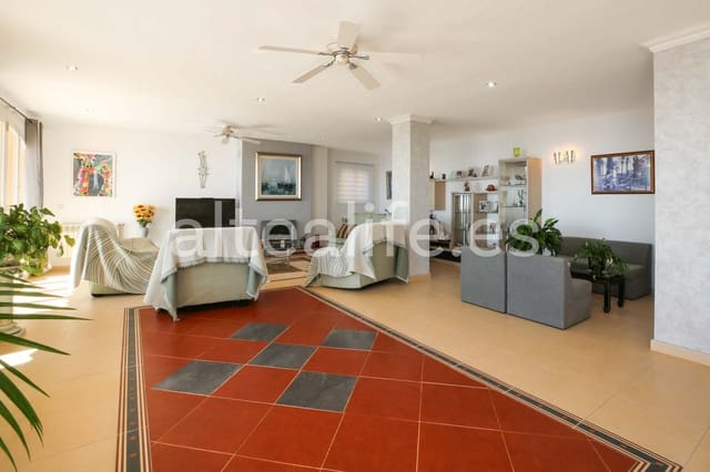 5 slaapkamer Villa te koop in Altea met zwembad garage - € 1.200.000 (Ref: 9650774)