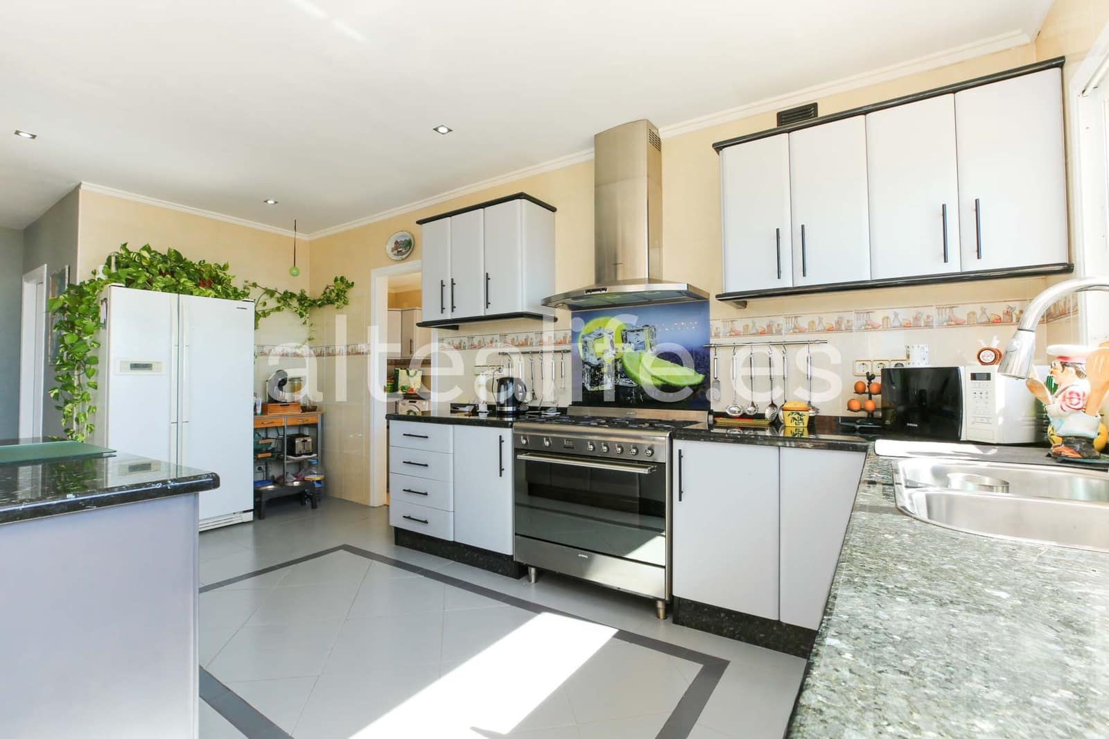 5 slaapkamer Villa te koop in Altea met zwembad garage - € 1.200.000 (Ref: 9650774)