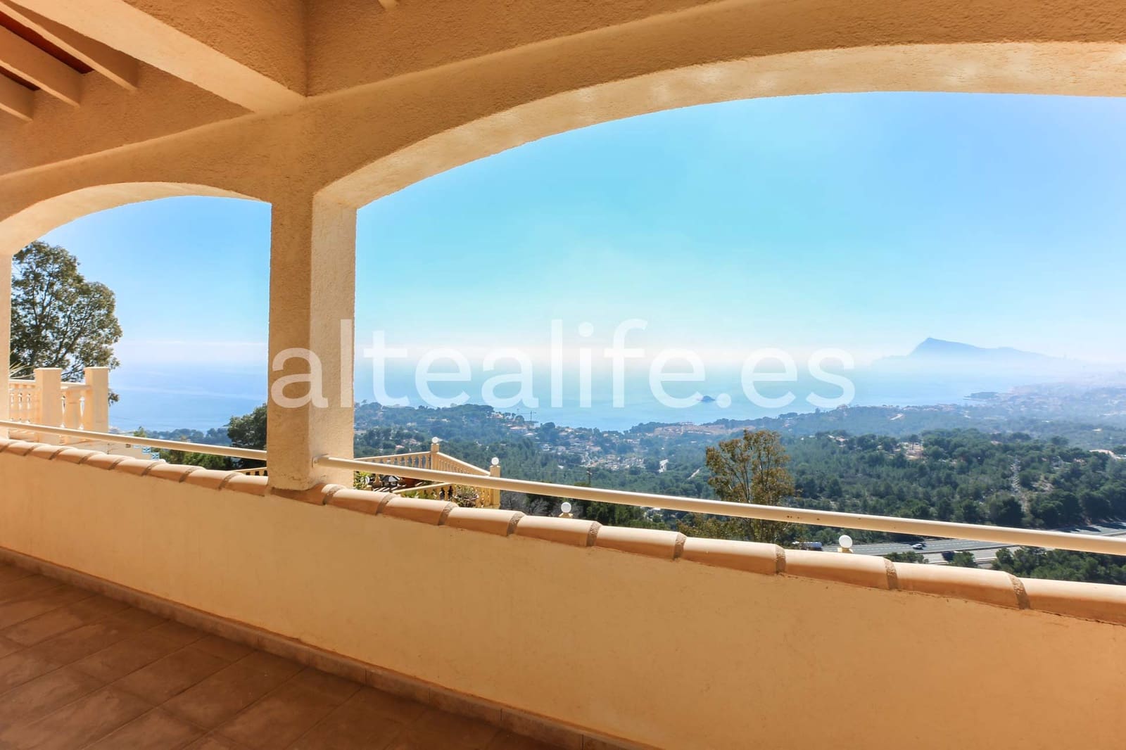 5 slaapkamer Villa te koop in Altea met zwembad garage - € 1.200.000 (Ref: 9650774)