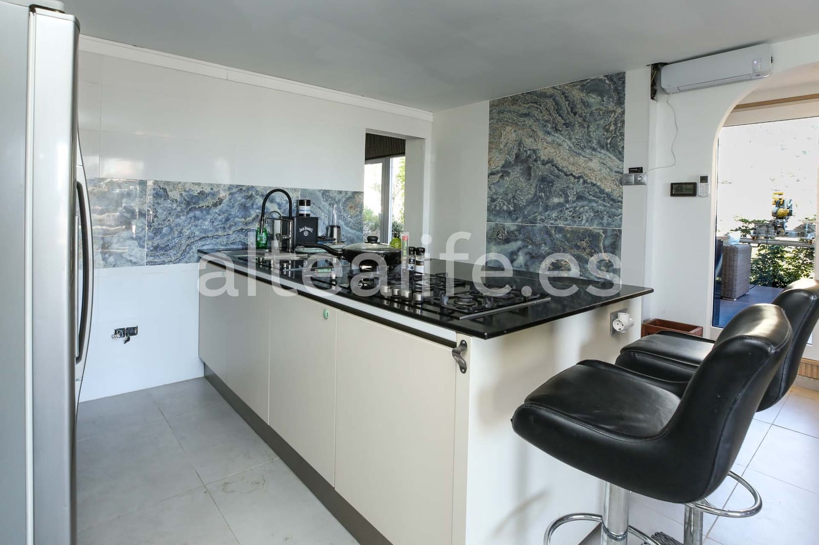 Bungalow de 3 habitaciones en Altea en venta con piscina garaje - 430.000 € (Ref: 9699321)
