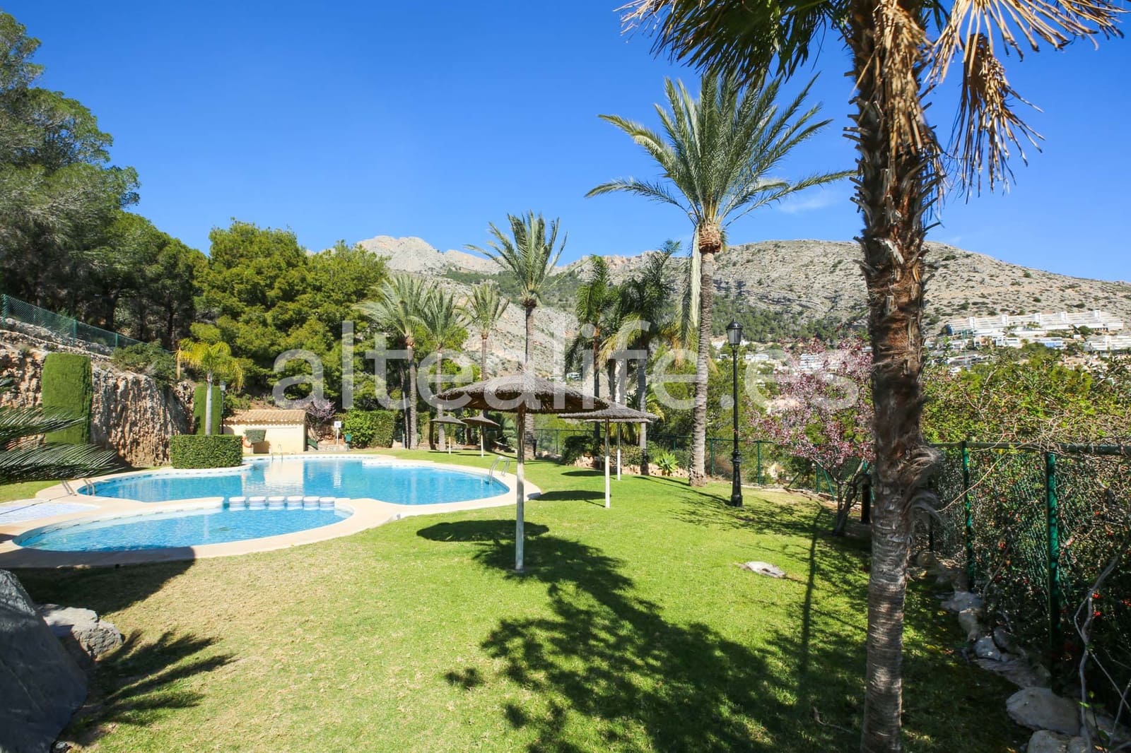 Bungalow de 3 habitaciones en Altea en venta con piscina garaje - 430.000 € (Ref: 9699321)