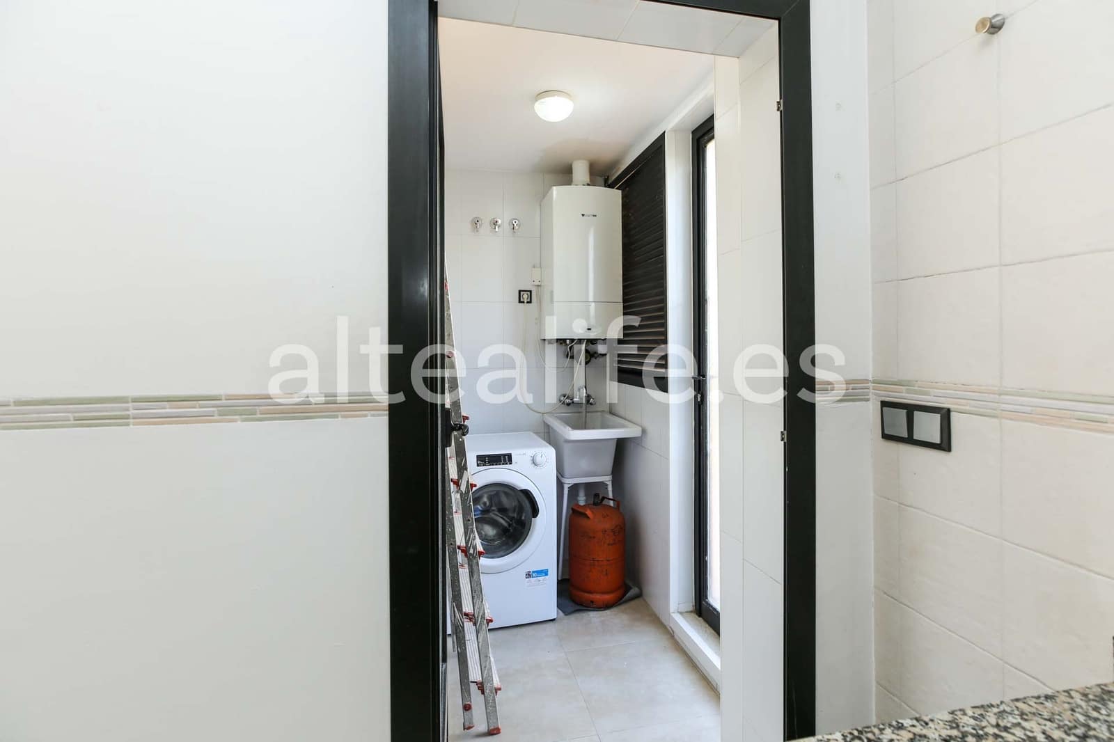 2 bedroom Apartment for rent in Alfaz del Pi / L'Alfas del Pi with pool garage - € 1,400 (Ref: 9707802)