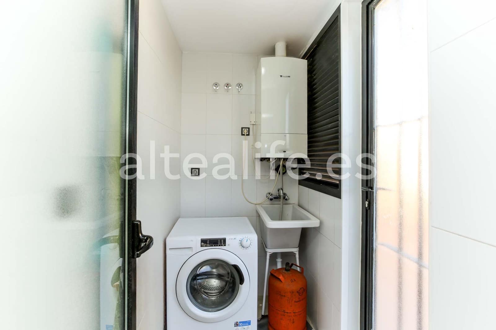 2 bedroom Apartment for rent in Alfaz del Pi / L'Alfas del Pi with pool garage - € 1,400 (Ref: 9707802)