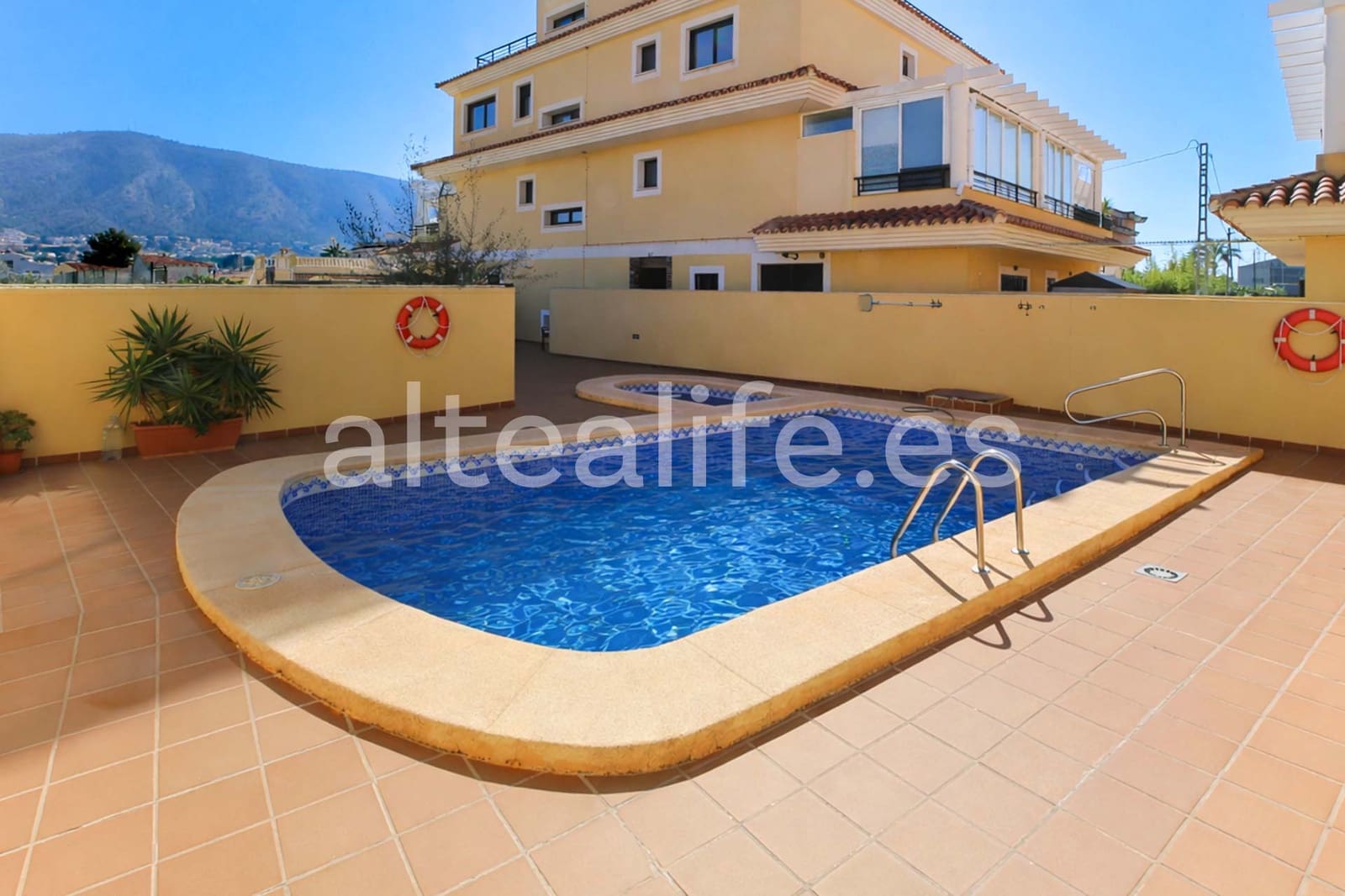 2 bedroom Apartment for rent in Alfaz del Pi / L'Alfas del Pi with pool garage - € 1,400 (Ref: 9707802)