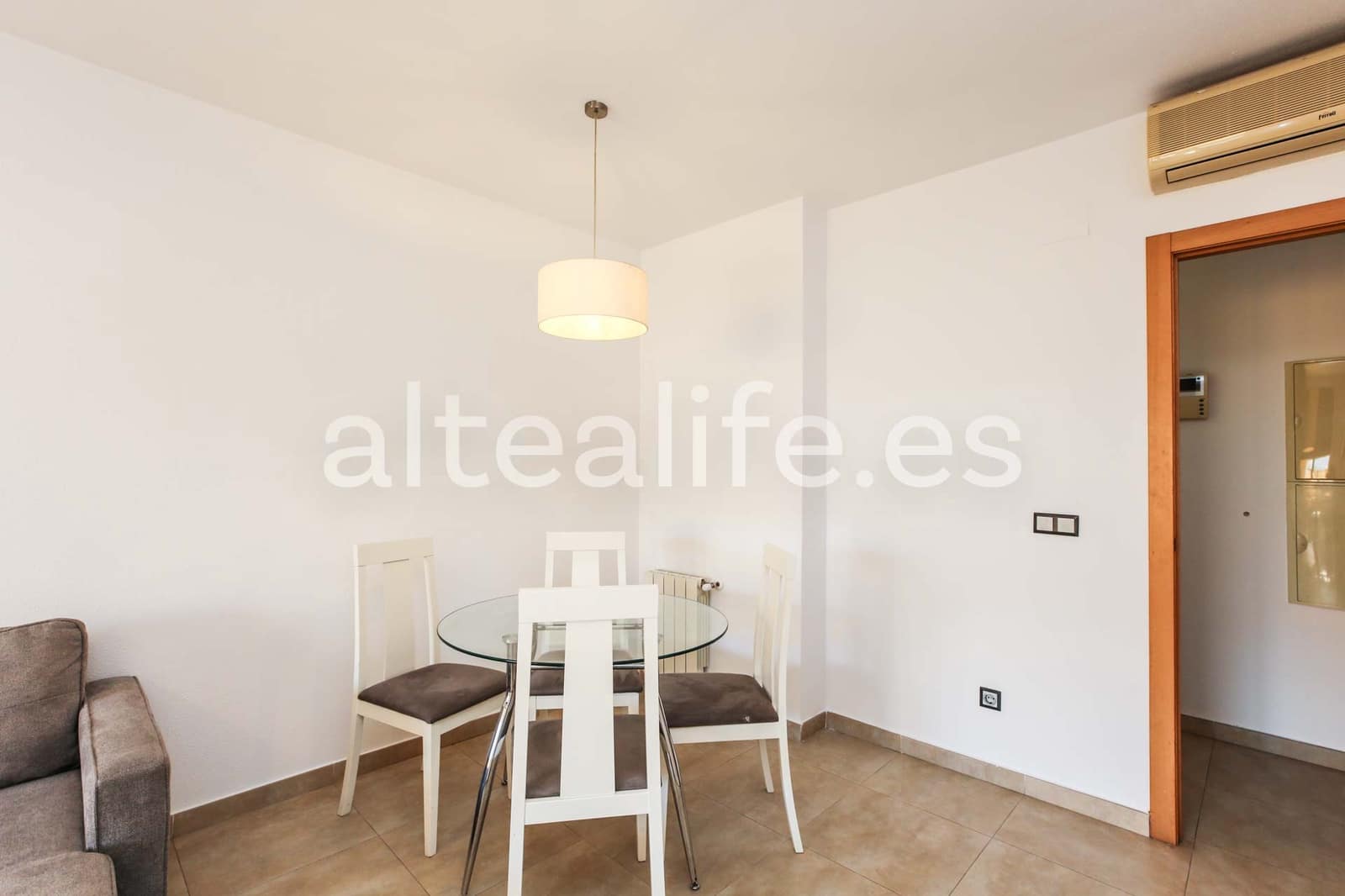 2 bedroom Apartment for rent in Alfaz del Pi / L'Alfas del Pi with pool garage - € 1,400 (Ref: 9707802)