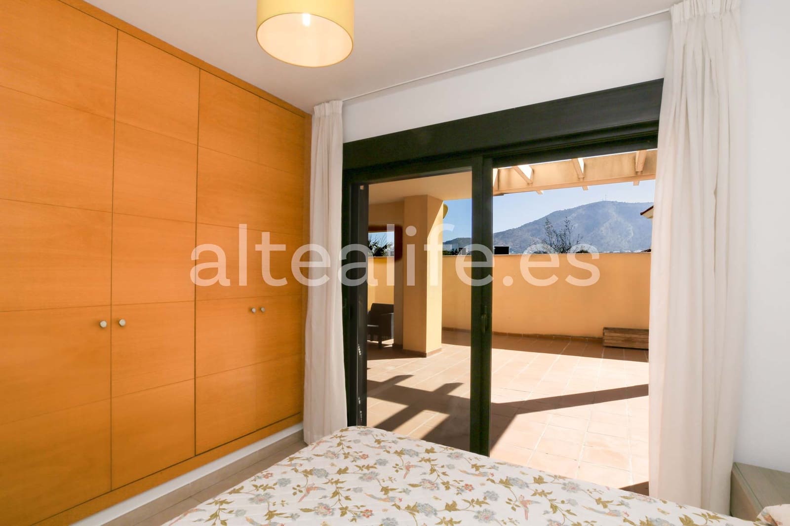 2 bedroom Apartment for rent in Alfaz del Pi / L'Alfas del Pi with pool garage - € 1,400 (Ref: 9707802)