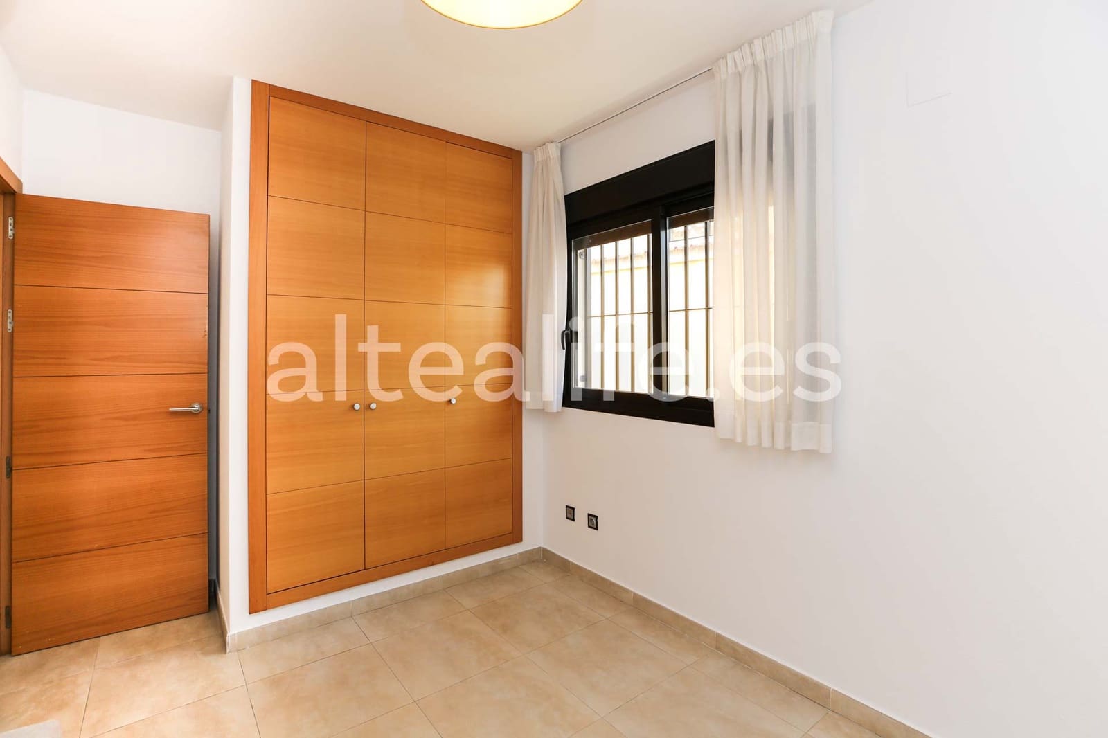 2 bedroom Apartment for rent in Alfaz del Pi / L'Alfas del Pi with pool garage - € 1,400 (Ref: 9707802)