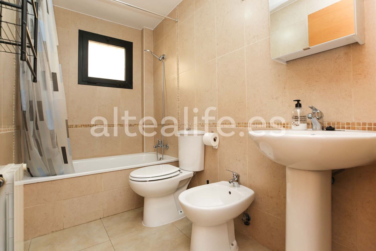 2 bedroom Apartment for rent in Alfaz del Pi / L'Alfas del Pi with pool garage - € 1,400 (Ref: 9707802)