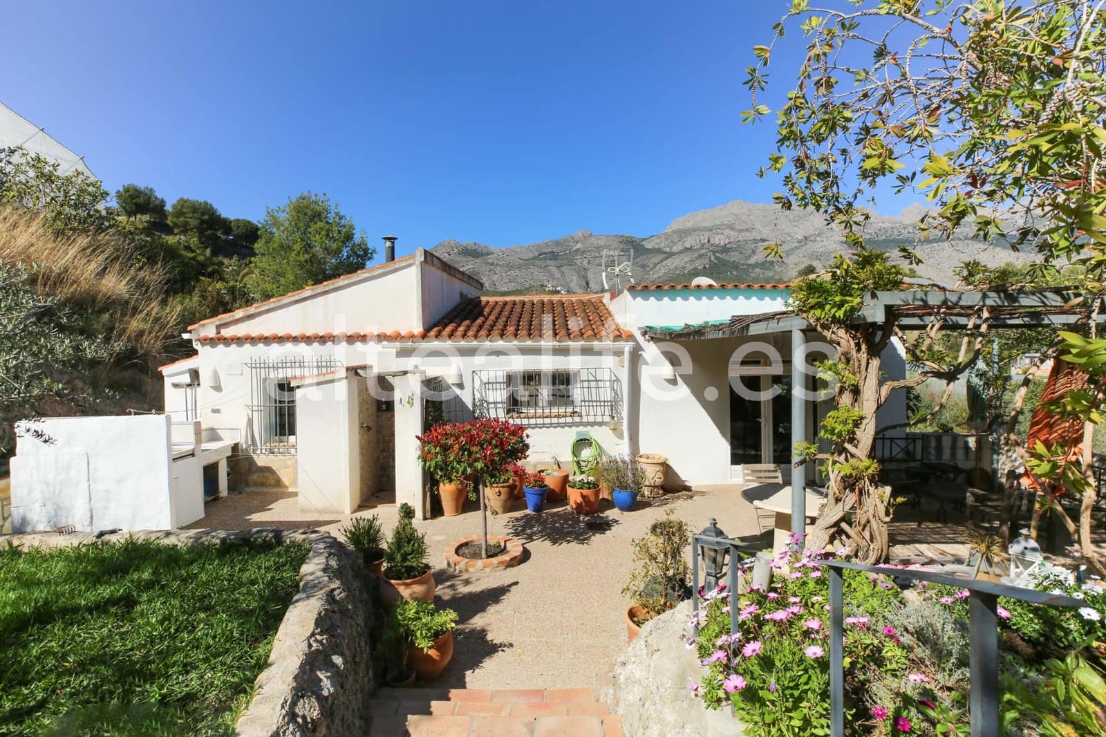 2 Zimmer Villa zu verkaufen in Altea mit Pool Garage - 375.000 € (Ref: 9730625)