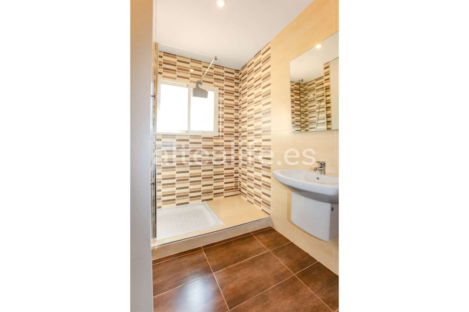 2 soveværelse Lejlighed til salg i Alfaz del Pi / L'Alfas del Pi med swimmingpool garage - € 285.000 (Ref: 9733949)